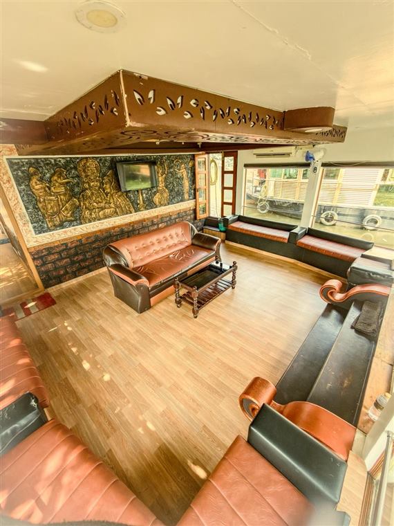 Lounge with leather sofas